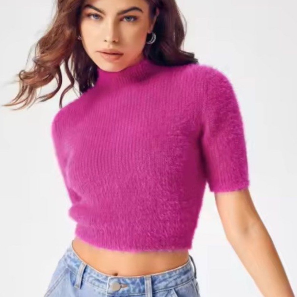 Cider hot pink fuzzy crop sweater size M NWOT
